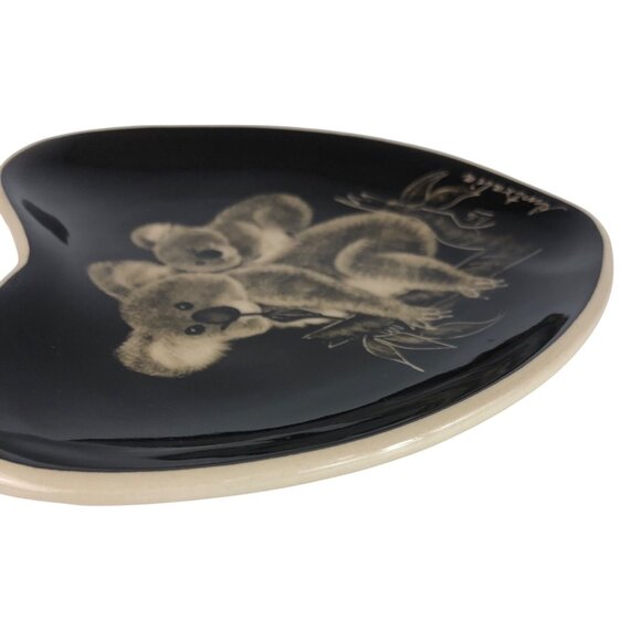 Heart-Shaped Ceramic Plate With Koala Design Handpainted "Australia" - Picture 5 of 11